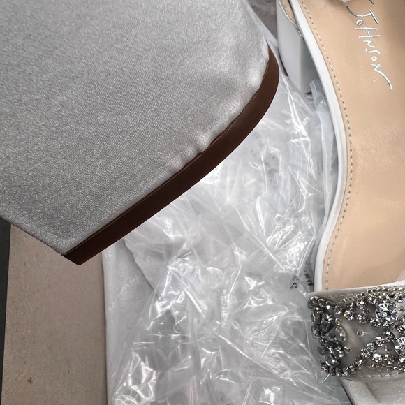 Betsey Johnson Mel Ivory (Wide) - Picture 5 of 13